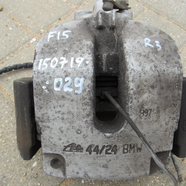 суппорт задний правый BMW X5 F15 2017, 3.0 л., N57 D30 B, дизель, АКПП, внедорожник 5 дв.