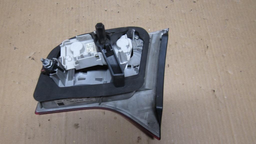 фонарь крышки багажника левый Audi A4 B7 2006, 1.9 л., дизель, АКПП, универсал, 8E9945093