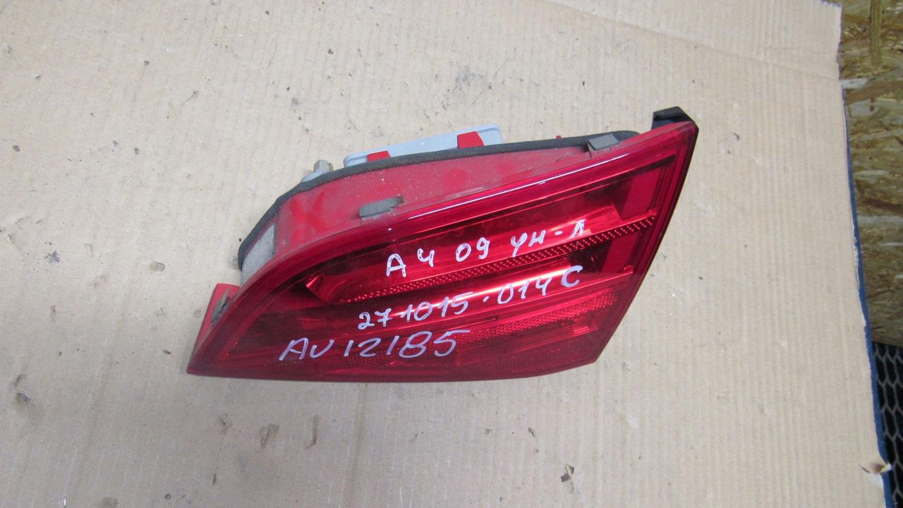 фонарь крышки багажника правый Audi A4 B8/8K 2009, 2.0 л., CAHA, дизель, АКПП, универсал