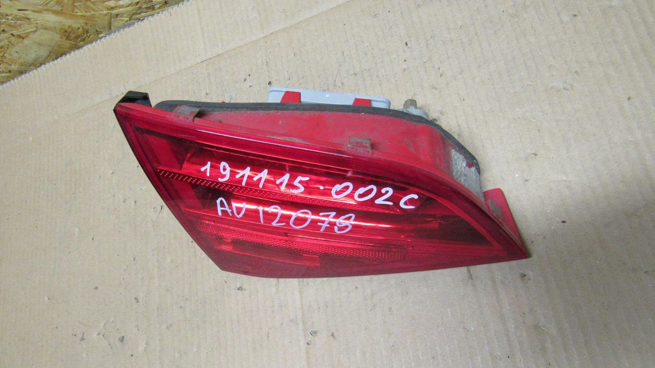 фонарь крышки багажника левый Audi A4 B8/8K 2009, 2.0 л., CAHA, дизель, АКПП, седан