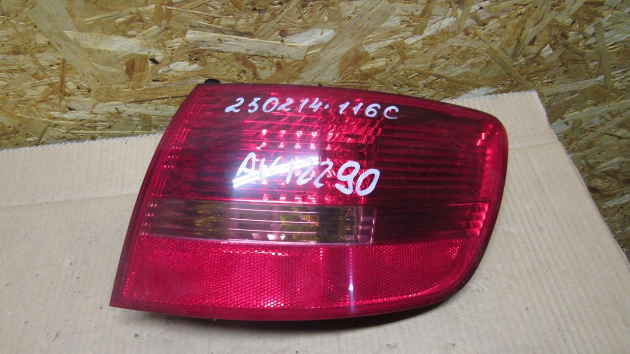 фонарь задний правый Audi A6 4F/C6 2006, 2.0 л., дизель, АКПП, универсал