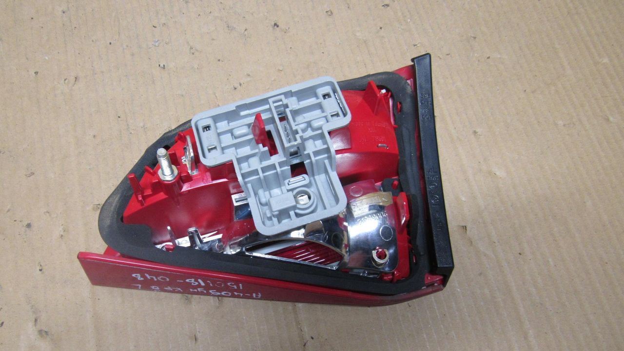 фонарь крышки багажника левый Audi A4 B8/8K 2009, 2.0 л., CAHA, дизель, АКПП, универсал