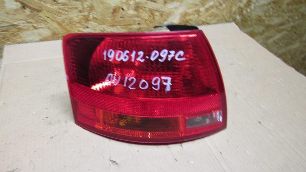 фонарь задний левый Audi A4 B7 2006, 2.0 л., ALT, бензин, АКПП, универсал, 8E9945095E