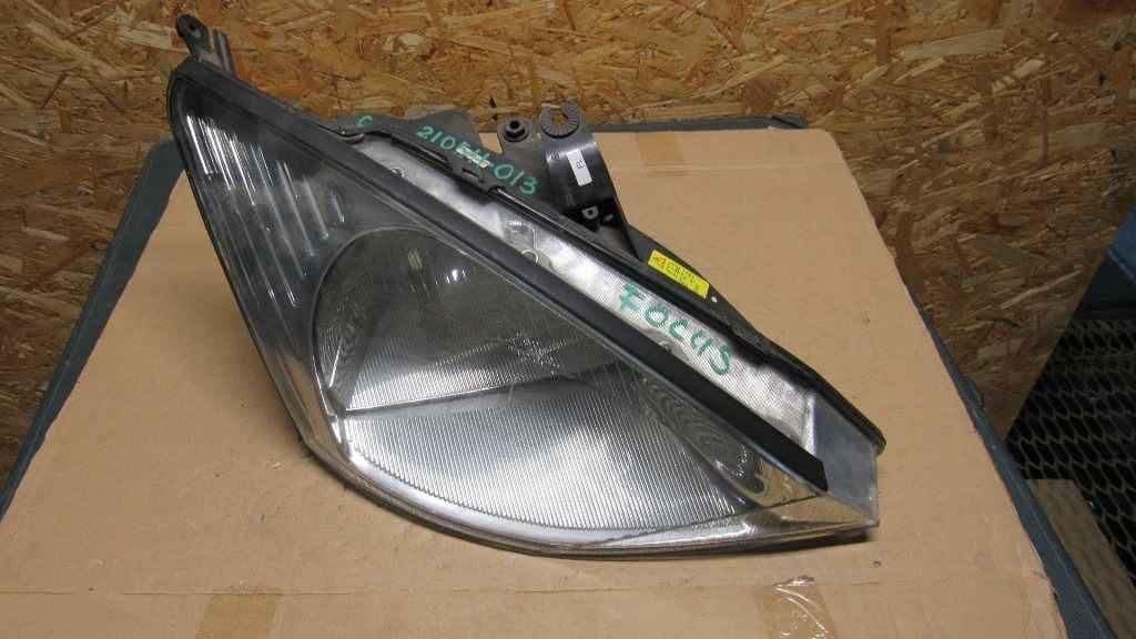 фара правая Ford Focus 1 поколение 1998, 1.4 л., FXDA, бензин, АКПП, хетчбэк 5 дв.