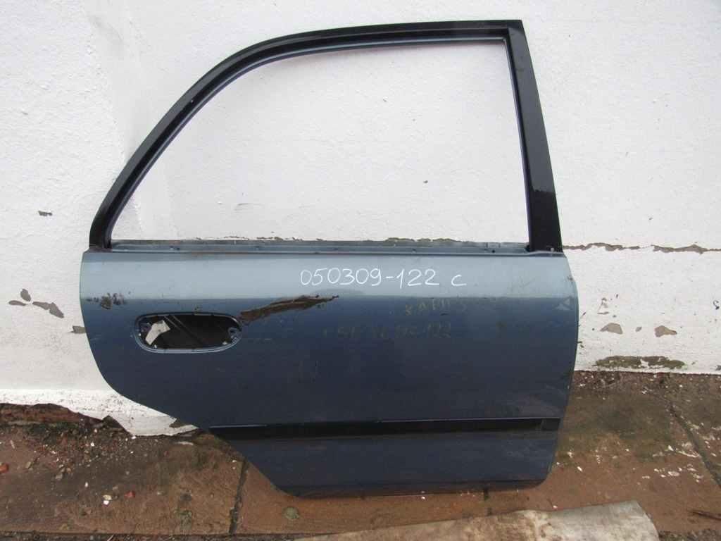 дверь задняя правая Mitsubishi Carisma 1 поколение 1997, 1.8 л., 4G93 (GDI), бензин, седан
