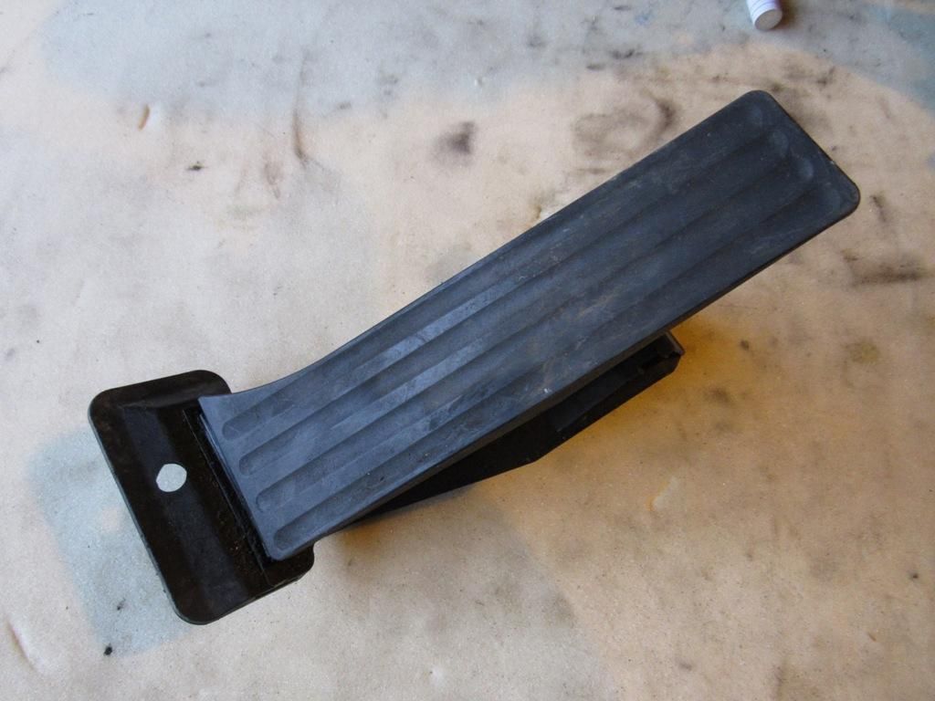 педаль BMW 7 серия F01/F02 2009, 3.0 л., N57 D30 B, дизель, седан, 6852644