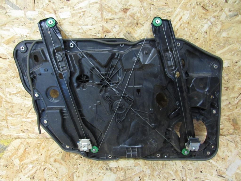 стеклоподъемник задний правый Volkswagen Touareg 2 поколение 2011, 3.0 л., дизель, внедорожник 5 дв., 7P6837462B