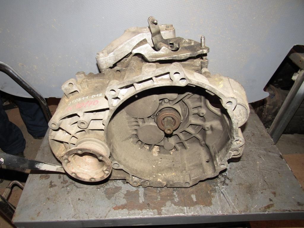 КПП механическая (МКПП) Volkswagen Passat B6 2005, 2.0 л., дизель, седан, HDV