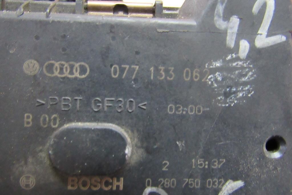 заслонка дроссельная Audi A8 D2/4D 1998, 3.7 л., бензин, седан, 077133062
