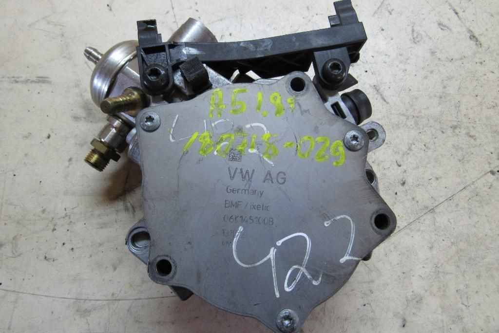 насос вакуумный Audi A6 4F/C6 2004, 3.0 л., BMK, дизель, седан, 057145100L