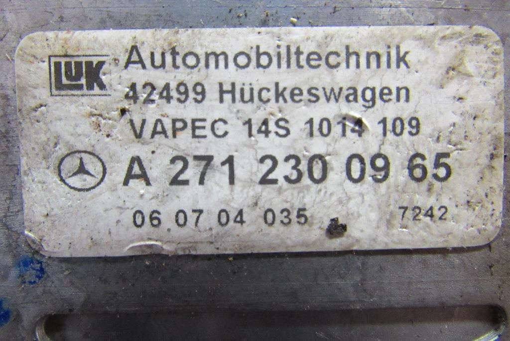 насос вакуумный Mercedes-Benz C-Класс W203/S203/CL203 2002, 1.8 л., M 271.946, бензин, седан, 2712300965