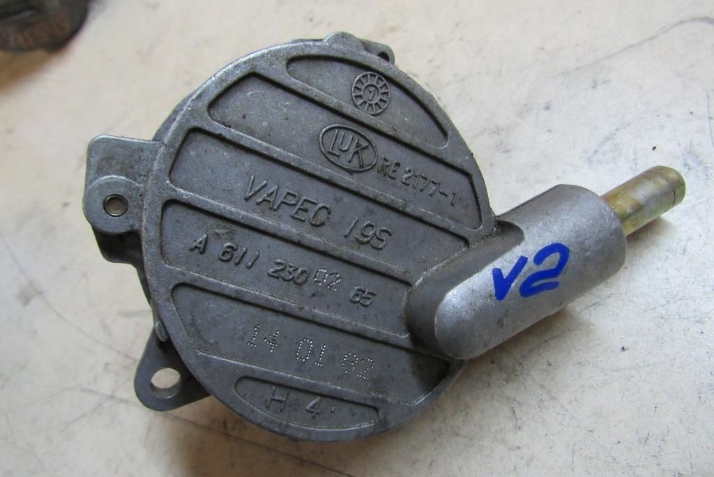 насос вакуумный Mercedes-Benz E-Класс W210/S210 [рестайлинг] 1999, 2.2 л., OM 611.961, дизель, седан, A6112300065