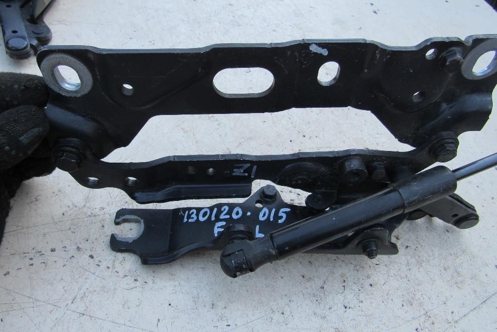 петля капота левая BMW 7 серия F01/F02 2008, 3.0 л., N57 D30 A, дизель, седан, 7184189
