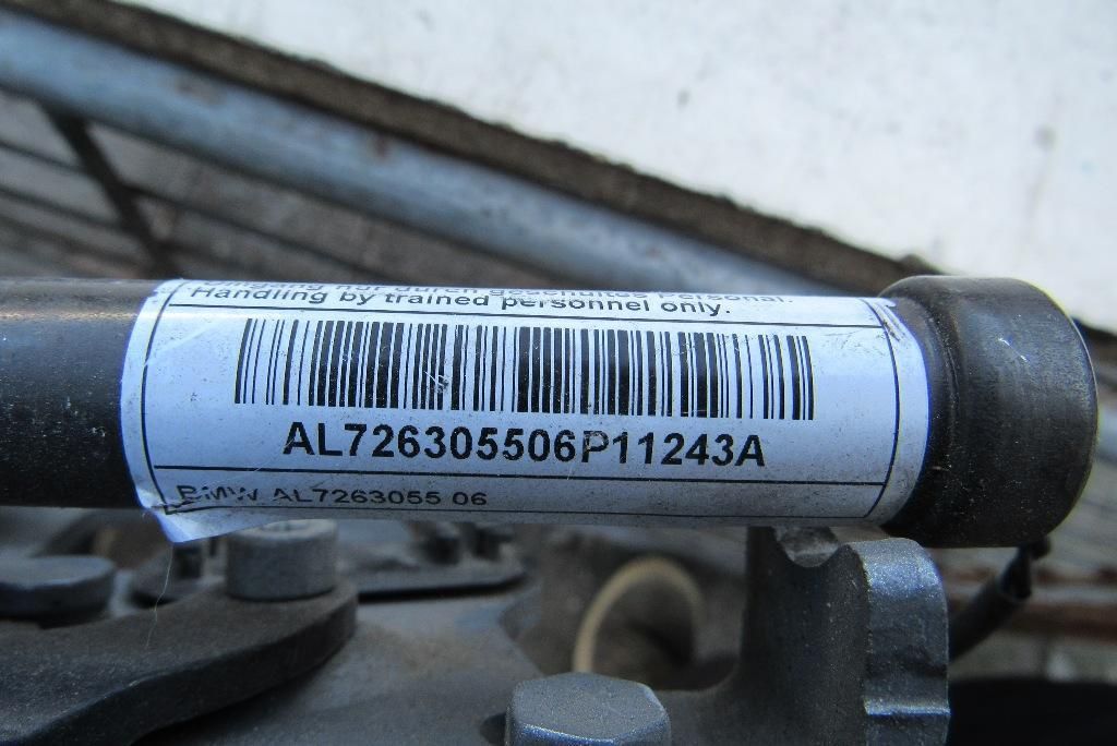 петля капота левая BMW 5 серия F07/F10/F11 [рестайлинг] 2013, 2.0 л., N47 D20 C, дизель, седан, 7249887