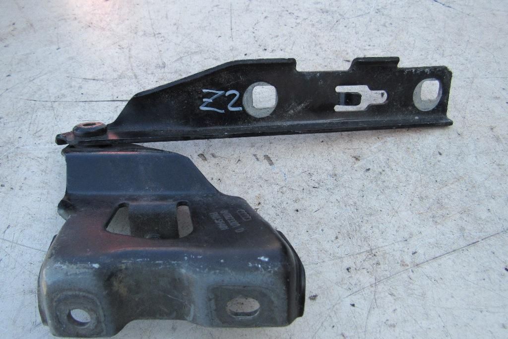 петля капота левая Audi A4 B8/8K 2010, 1.8 л., бензин, седан, 8K0823301D
