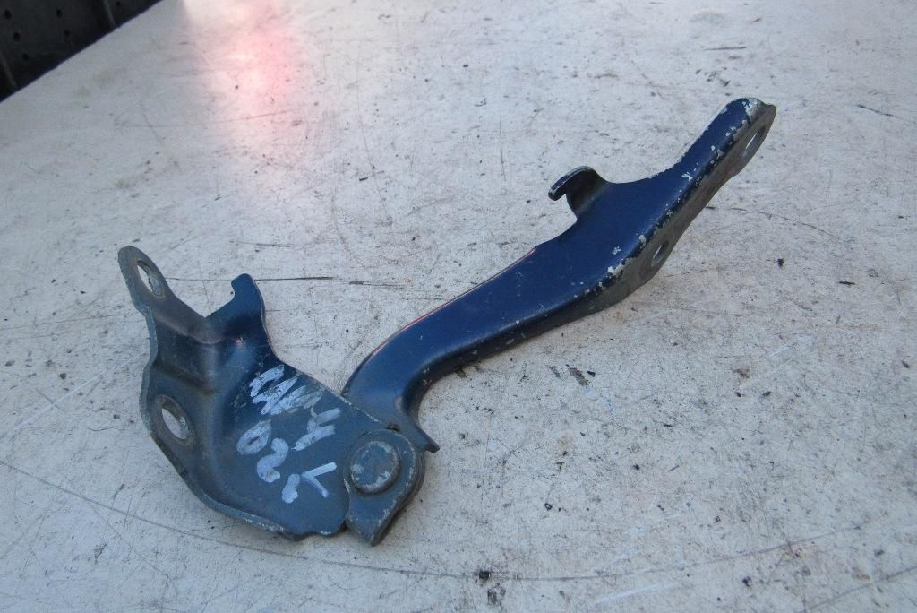 петля капота левая Toyota RAV4 2 поколение (XA20) 2002, 2.0 л., 1AZ-FE, бензин, внедорожник 5 дв.