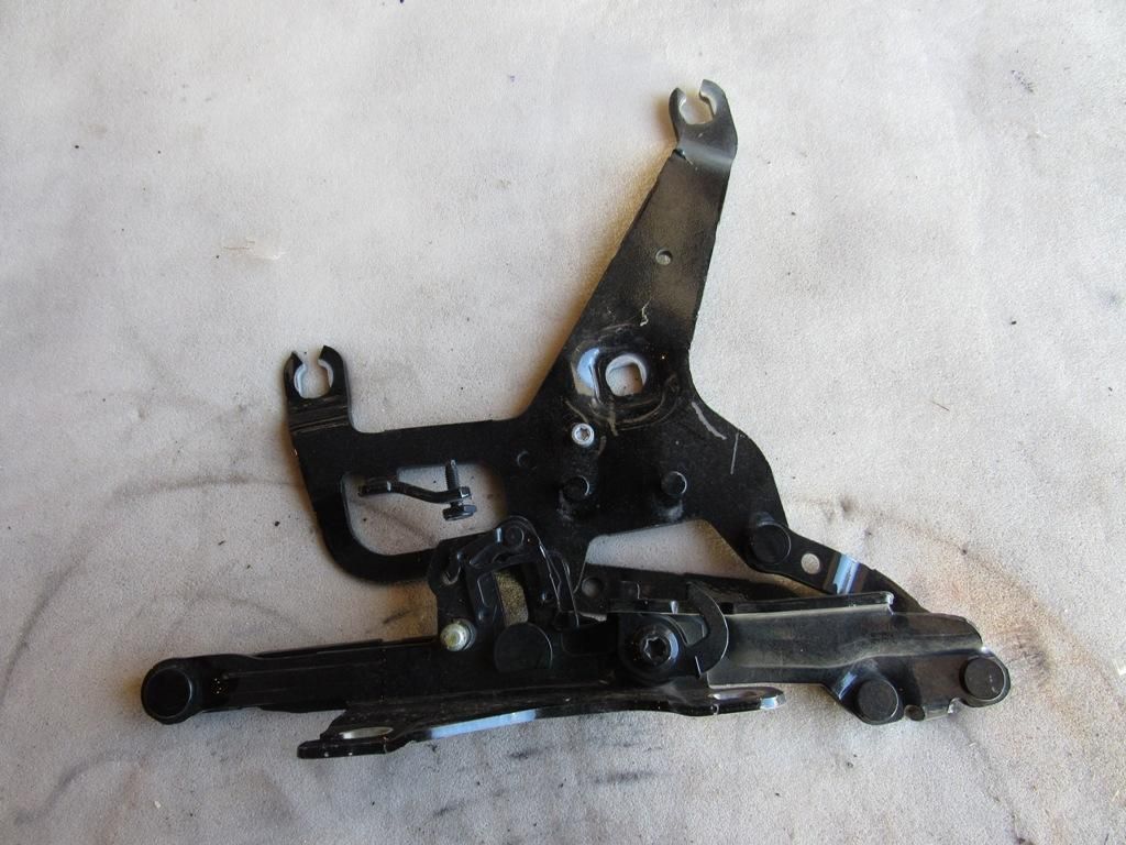 петля капота левая BMW X6 F16 2015, 3.0 л., N57 D30 A, дизель, внедорожник 5 дв., 7294529