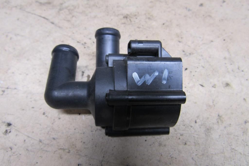 насос антифриза дополнительный Volkswagen Passat CC 1 поколение 2008, 2.0 л., дизель, купе, 5N0965561