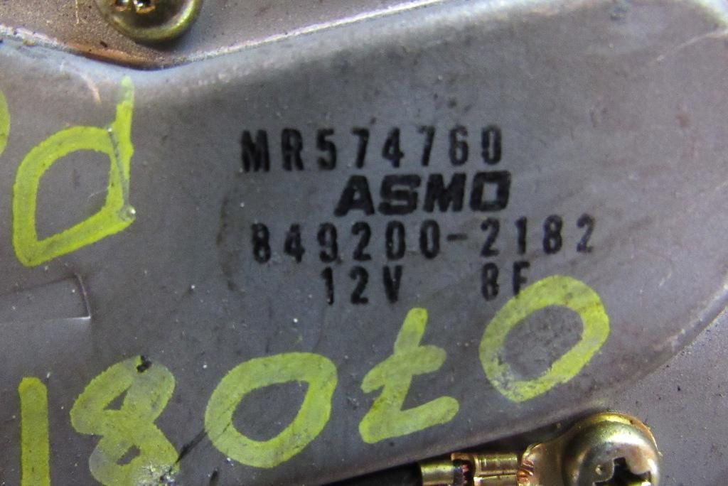 моторчик заднего стеклоочистителя (дворника) Mitsubishi Pajero 3 поколение 2000, 3.5 л., 6G74 (DOHC 24V), бензин, внедорожник 5 дв., MR5747760