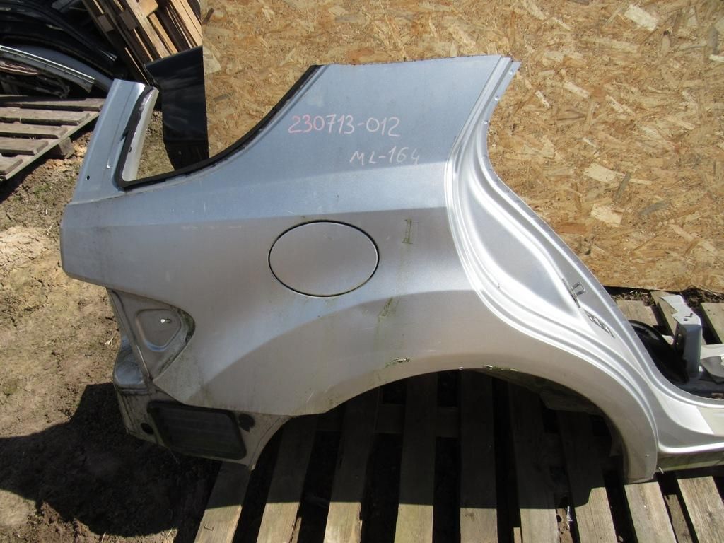 крыло заднее правое Mercedes-Benz M-Класс W164 2005, 3.0 л., OM 642.940, дизель, внедорожник 5 дв.