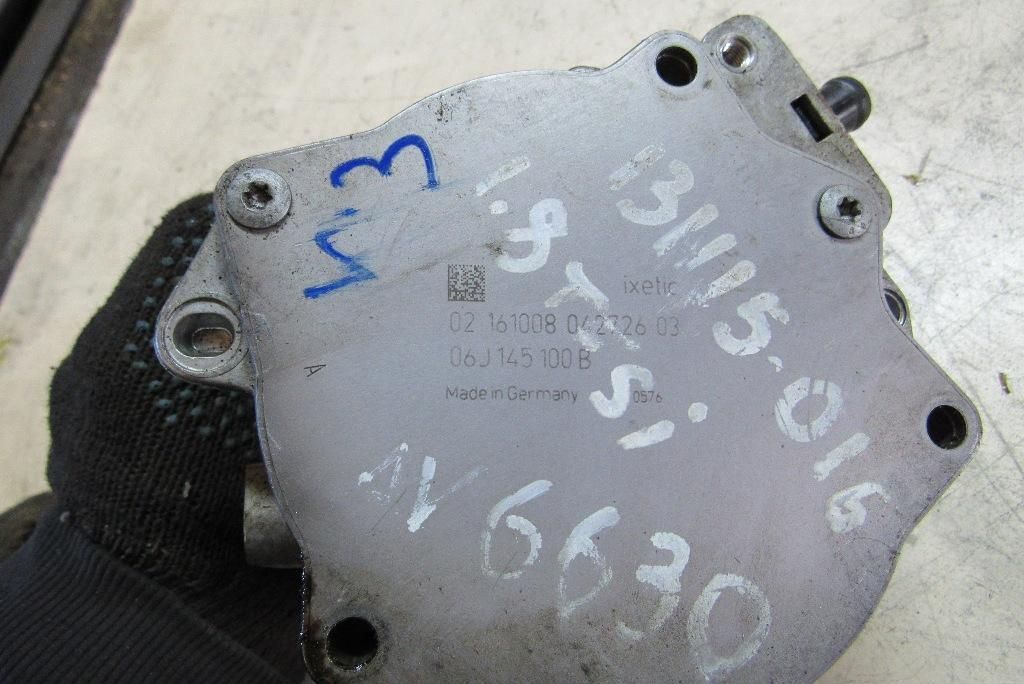 насос вакуумный Audi A4 B8/8K 2007, 1.8 л., бензин, седан, 06J145100B
