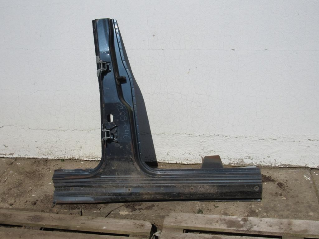 Стойка кузовная центральная правая Mercedes-Benz M-Класс W163 1999, 2.7 л., OM 612.963, дизель, внедорожник 5 дв.