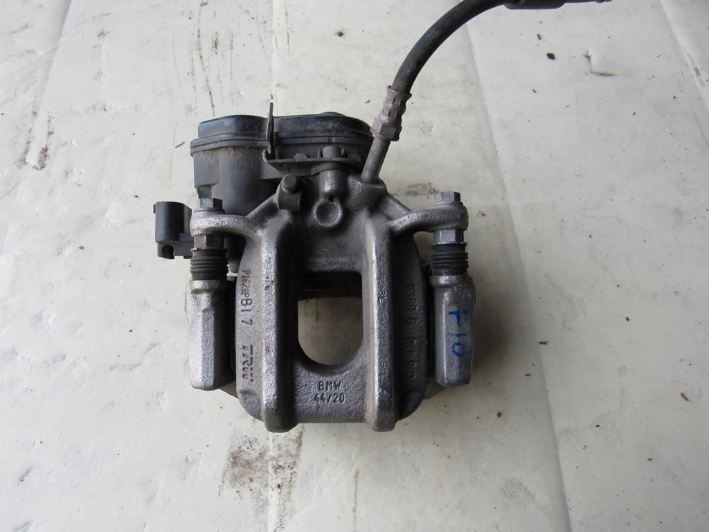 суппорт задний левый BMW 5 серия F07/F10/F11 2011, 2.0 л., бензин, седан