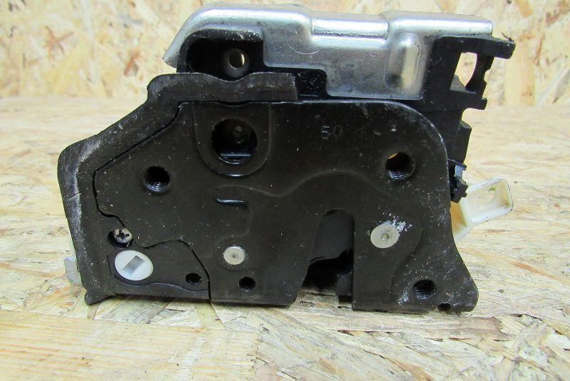 замок двери передней правой Audi A4 B8/8K 2007, 1.8 л., бензин, седан, 8J1837016C