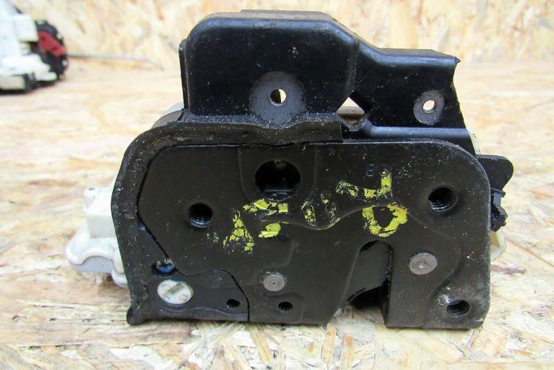 замок двери передней правой Audi A4 B7 2007, 2.0 л., BVA, дизель, седан, 8E1837016AA