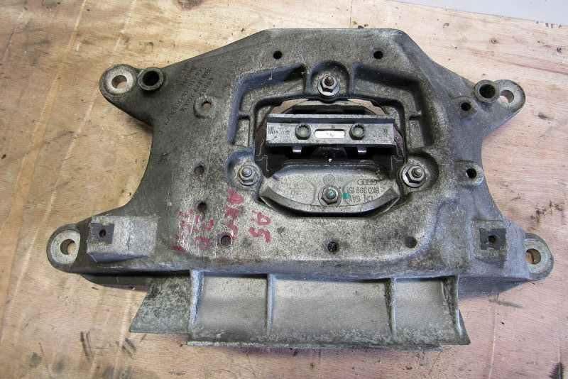 кронштейн КПП Audi A4 B8/8K 2007, 1.8 л., бензин, седан, 8K0399151.8K0399263K