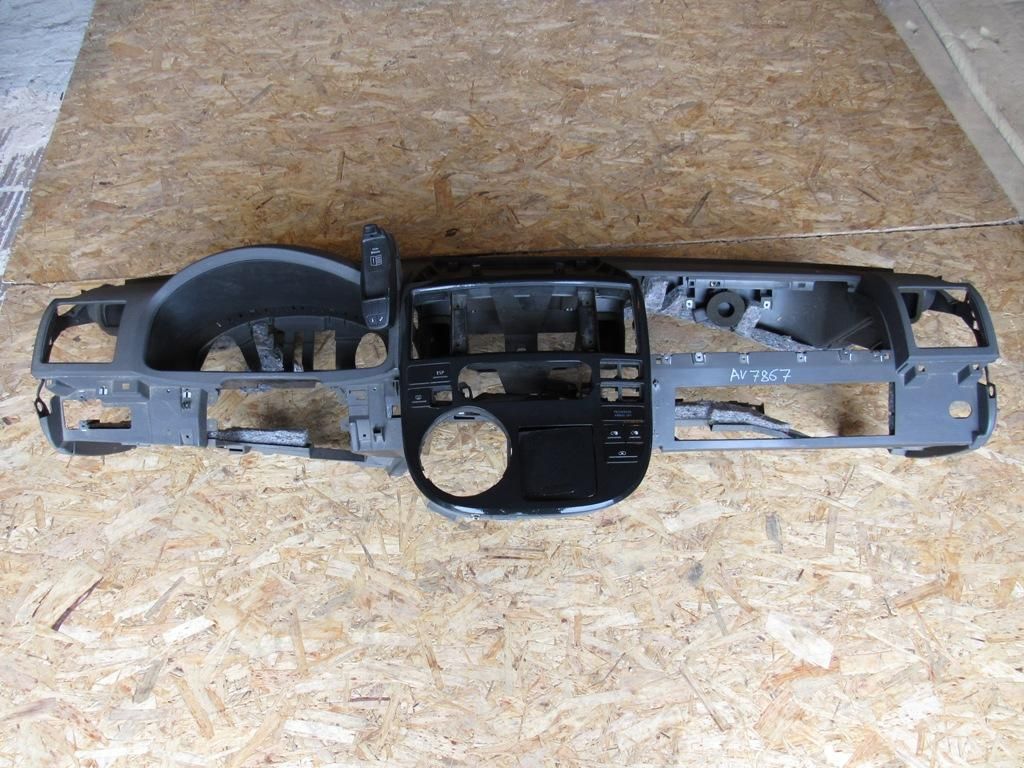 панель передняя салона (торпедо) Volkswagen Multivan T5 2003, 2.0 л., AXA, бензин, минивэн, 7H5857003