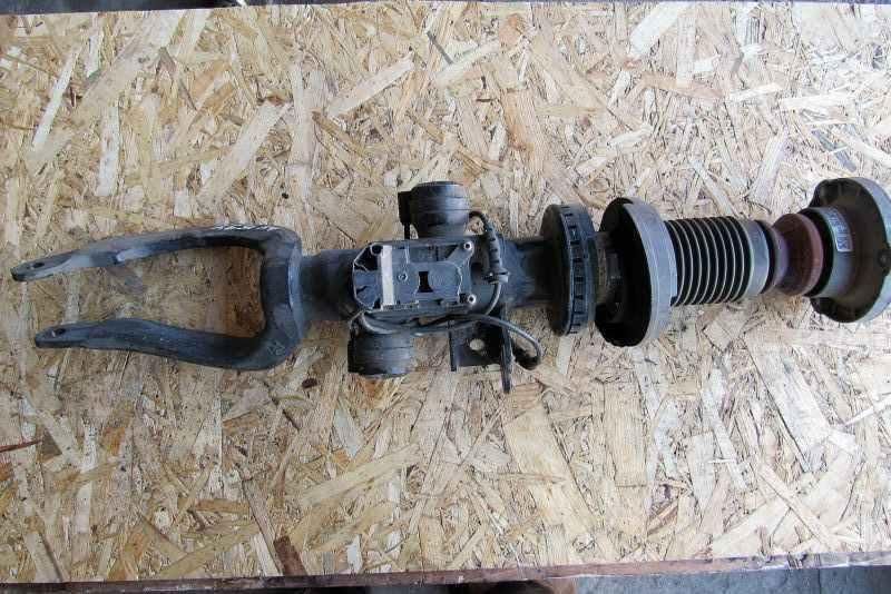 амортизатор передний правый BMW 5 серия F07/F10/F11 2011, 2.0 л., N47 D20 D, дизель, седан, 6796858