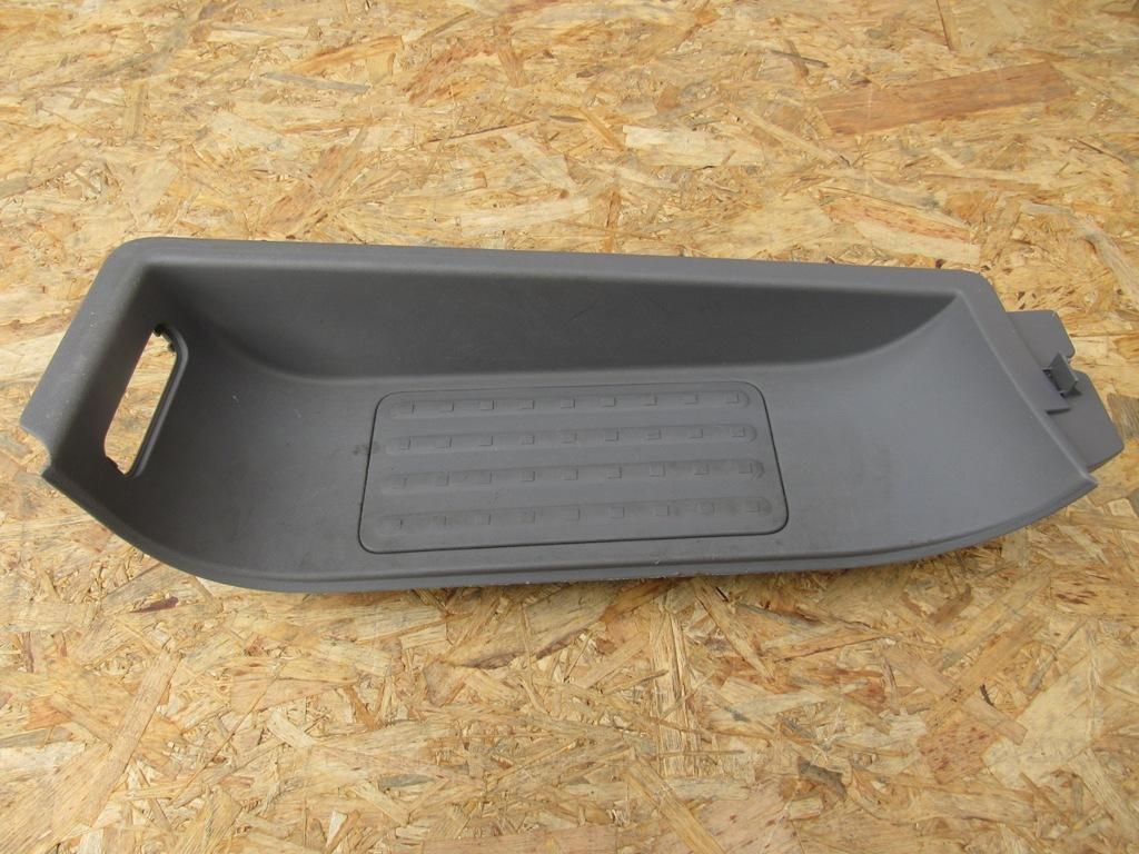 накладка на порог внутренняя Volkswagen Multivan T5 2003, 1.9 л., AXC, дизель, минивэн, 7H5863735D