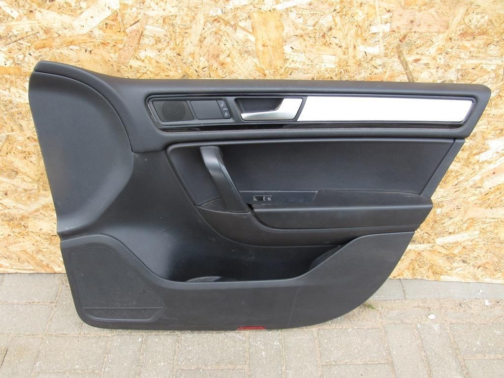 обшивка двери передняя правая Volkswagen Touareg 2 поколение 2011, 3.0 л., дизель, внедорожник 5 дв., 7P1867012