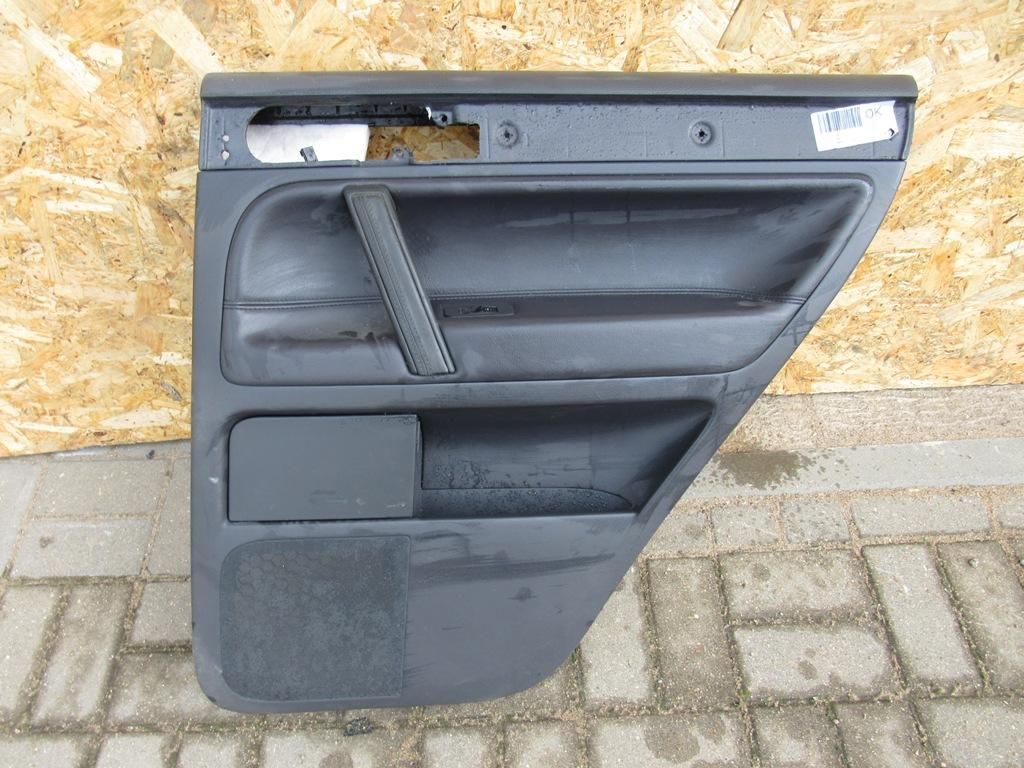 обшивка двери задняя правая Volkswagen Touareg 1 поколение 2004, 3.0 л., дизель, внедорожник 5 дв., 7L6867212B