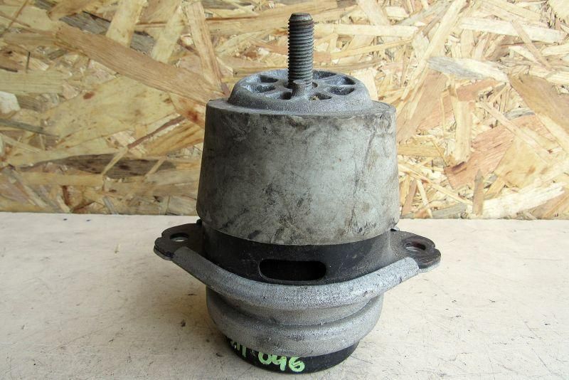 подушка крепления двигателя Volkswagen Touareg 1 поколение 2007, 4.2 л., BAR, бензин, внедорожник 5 дв., 7L6199131A