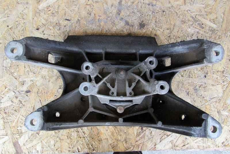 кронштейн КПП Audi A4 B8/8K 2007, 2.0 л., дизель, седан, 8K0399115T