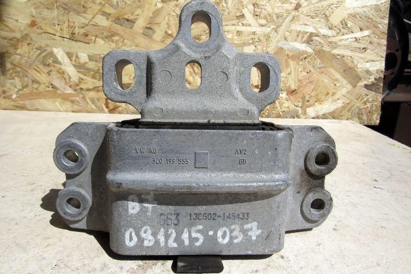 подушка крепления двигателя Volkswagen Passat B7 2011, 3.6 л., CDVB, бензин, седан, 3C0199555