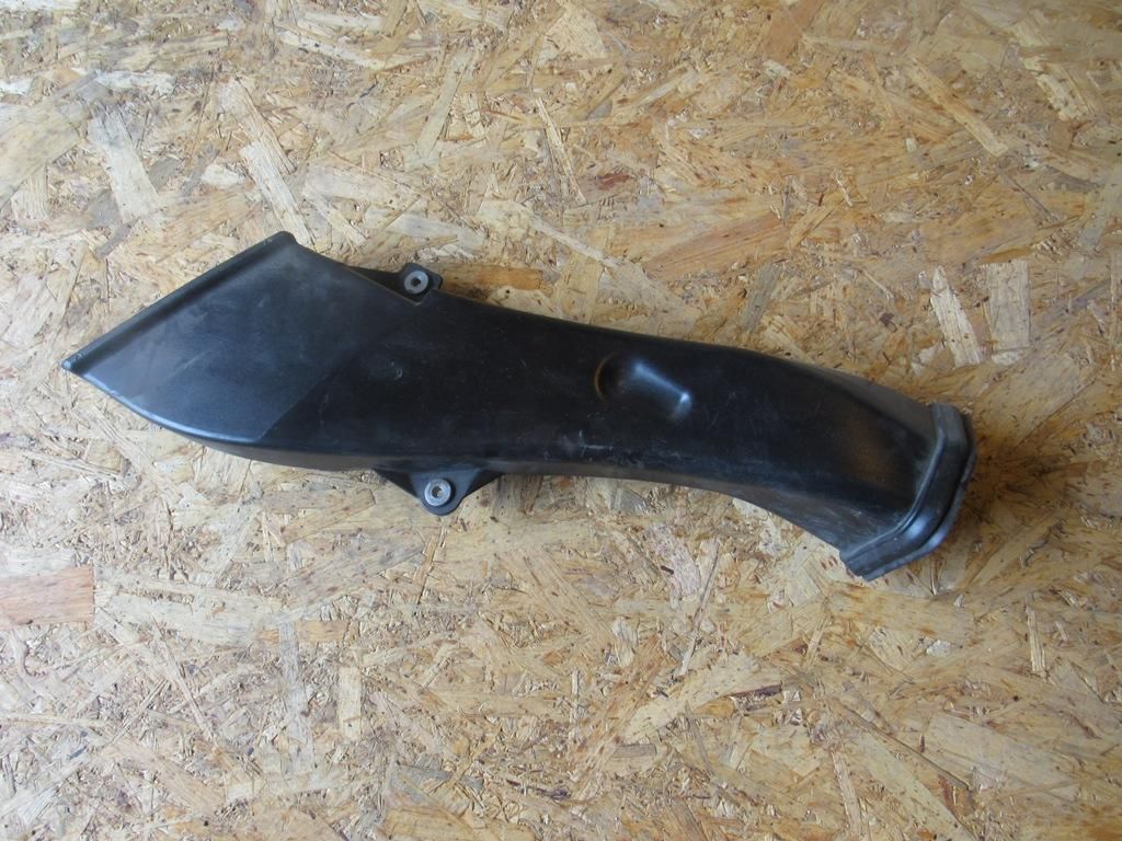 воздуховод интеркулера Audi R8 42 2007, 4.2 л., BYH, бензин, купе, 420129509C