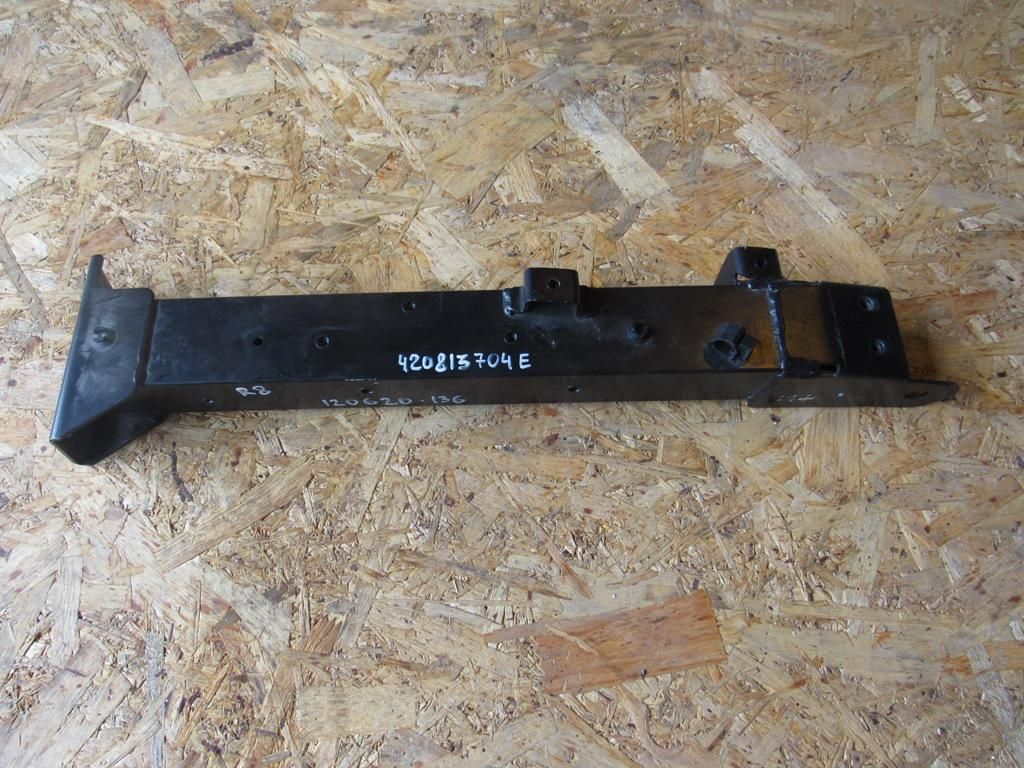 лонжерон правый Audi R8 42 2007, 4.2 л., BYH, бензин, купе, 420813704E.420813078E