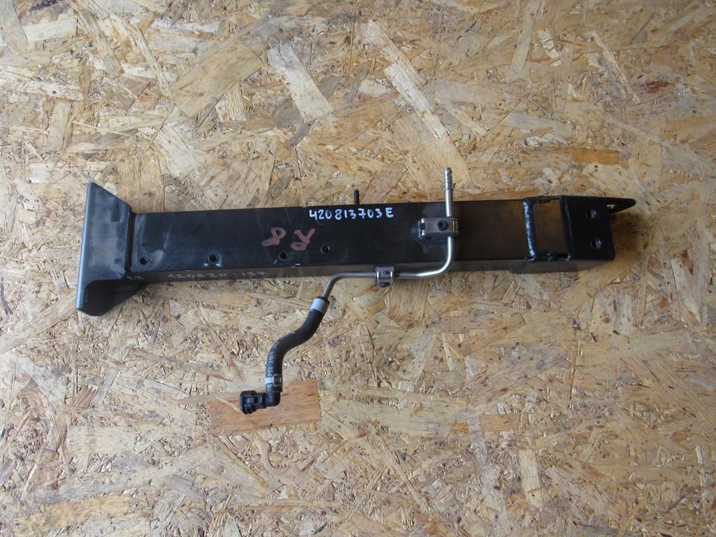 лонжерон левый Audi R8 42 2007, 4.2 л., BYH, бензин, купе, 420813703E.420813077E