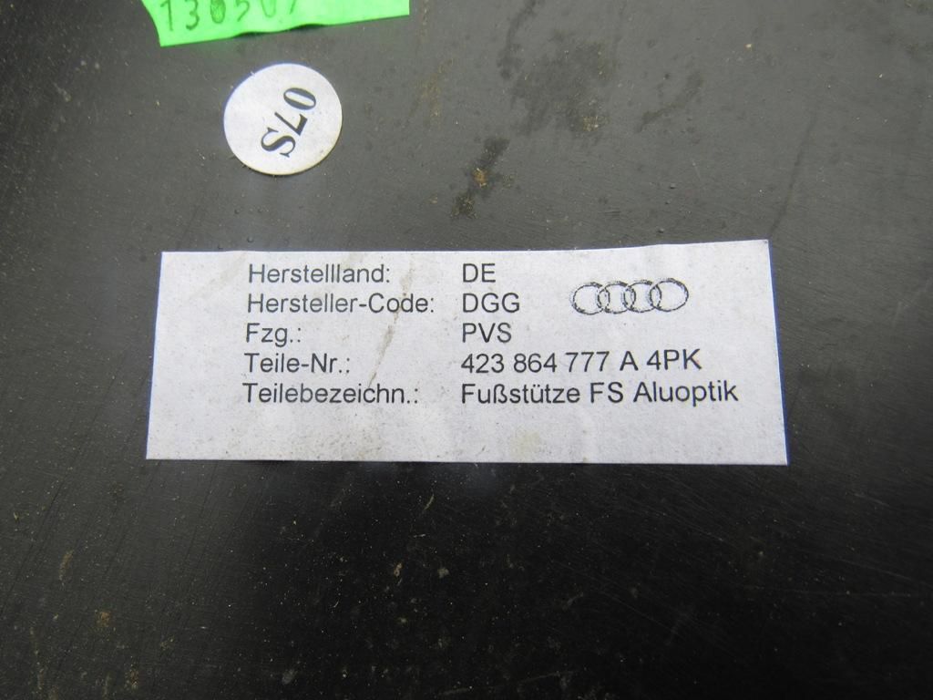 Опорная площадка для ног Audi R8 42 2007, 4.2 л., BYH, бензин, купе, 423864777A