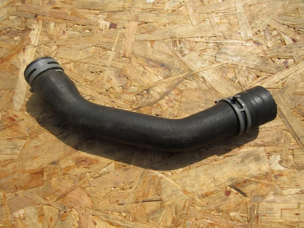 патрубок (трубопровод, шланг) Audi R8 42 2007, 4.2 л., BYH, бензин, купе, 420121073