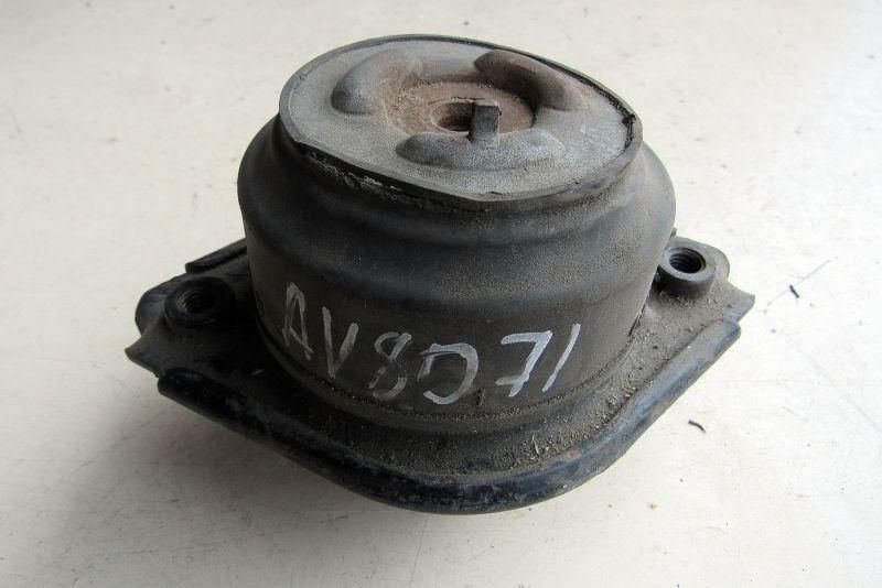 подушка крепления двигателя Mercedes-Benz M-Класс W164 2005, 3.0 л., OM 642.940, дизель, внедорожник 5 дв., 2512402917