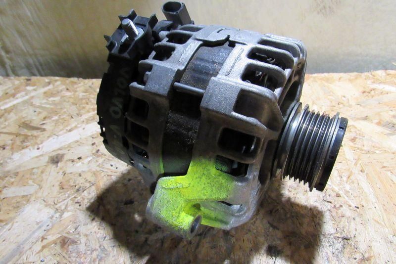 генератор Volvo V40 2 поколение 2012, 2.0 л., D 5204 T4, дизель, хетчбэк 5 дв., 31288880