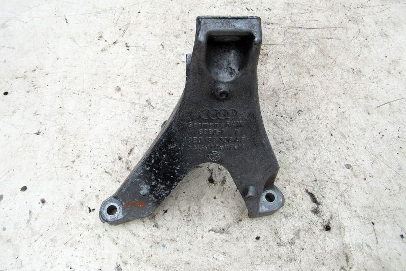 кронштейн двигателя Audi A4 B7 2004, 2.0 л., BPW, дизель, седан, 8E0199308AF