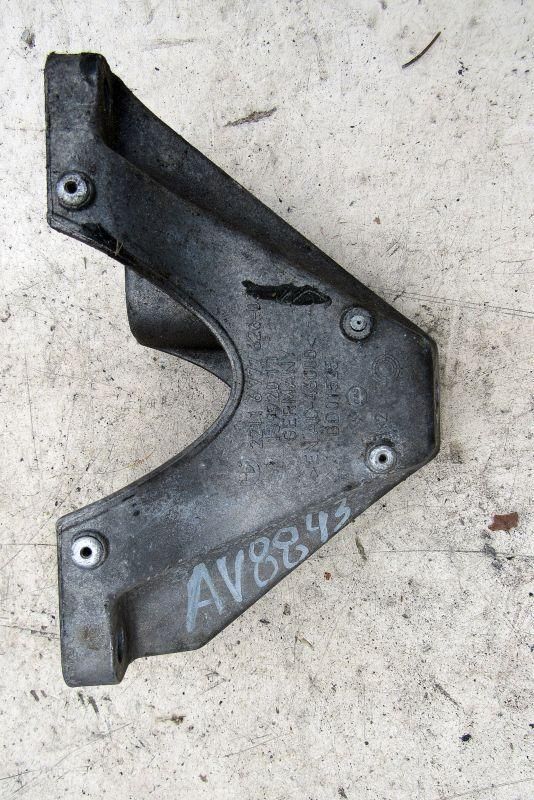 кронштейн двигателя BMW 5 серия F07/F10/F11 2010, 3.0 л., N57 D30 A, дизель, седан, 6777626