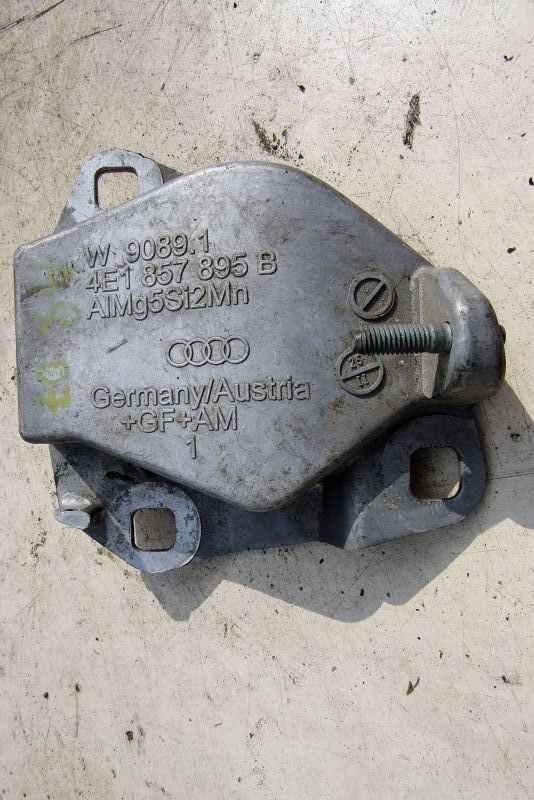 кронштейн (крепление) Audi A8 D3/4E 2003, 3.0 л., BNG, дизель, седан, 4E1857895B
