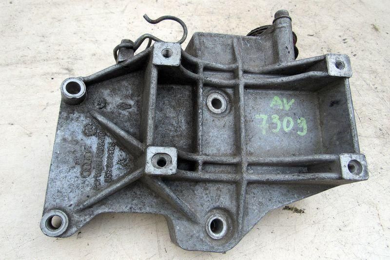 кронштейн компрессора кондиционера Volkswagen Passat B5 1996, 1.8 л., бензин, седан, 058260885A