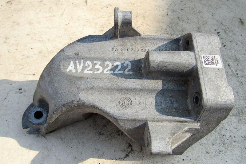 кронштейн двигателя Mercedes-Benz E-Класс W212/S212/C207/A207 2009, 2.1 л., OM 651.924, дизель, седан, 6512230004